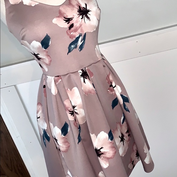 NEW WITH TAGS SOPRANO FIT & FLARE SPAGHETTI STRAP DRESS FLORAL & LAVENDER SIZE S - Picture 4 of 16